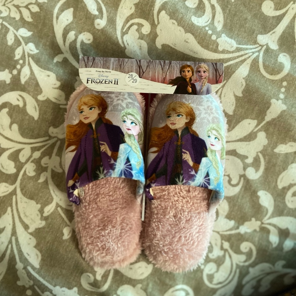 Girls Disney Frozen II slippers.